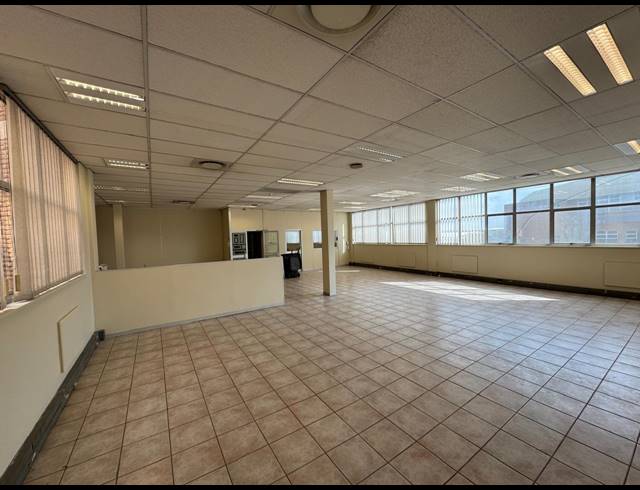 1,245M² WAREHOUSE TO LET IN WYNBERG